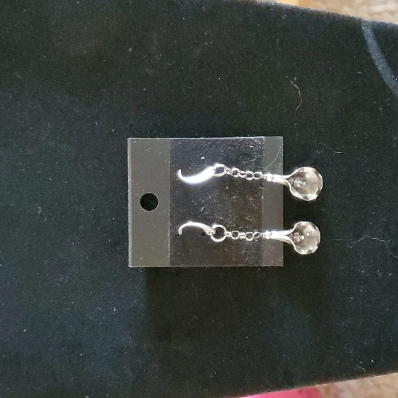 Sapphireskies Designs Jewelry - Sapphireskies Designs Sterling Silver Tanzanite Calla Lilly Earrings